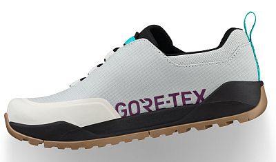 Превью  Велоботинки туристические FIZIK Terra Ergolace Flat GTX Ice Grey/Black